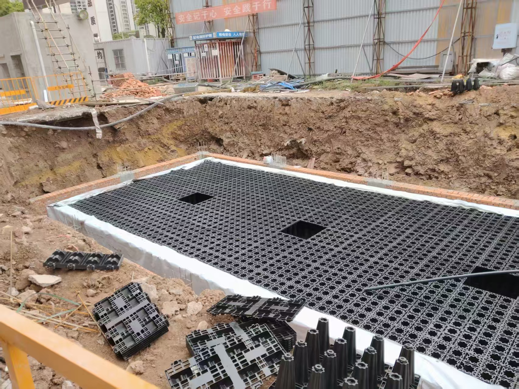 两天三个雨水收集项目同时施工